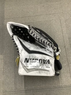 Used Vaughn V6 Senior Goalie Catcher Grey