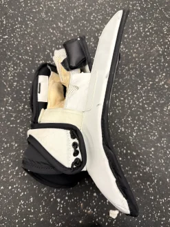 Used Vaughn V5 7190 Youth Goalie Catcher White
