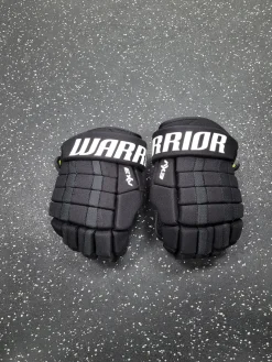 Used Warrior AX3 Senior Gloves Black 12"