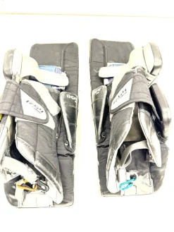 Used Warrior RITUAL G4 Goalie Leg Pads Junior Black 28