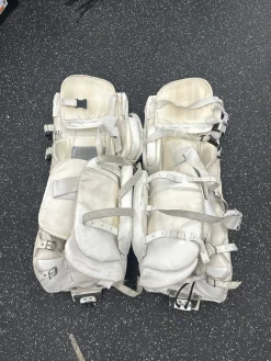 Used Warrior SWAGGER Goalie Leg Pads Senior White 31"