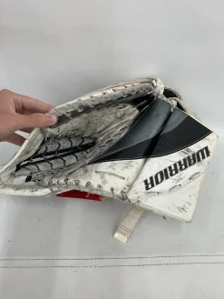 Used Warrior SWAGGER Senior Goalie Catcher White