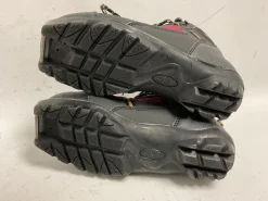 Used Whitewoods Boys NNN XC Ski Boots Maroon JR-01.5