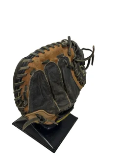 Used Wilson A440 A0440 RH Throw Fastpitch Softball Glove Black 12 1/2"