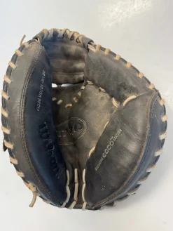 Used Wilson A730 BB/SB Catchers RH Throw Black 32 1/2"