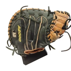 Used Wilson A2403 BB/SB Catchers RH Throw Black 32 1/2"