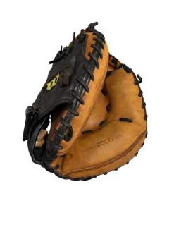 Used Wilson A500 BB/SB Catchers RH Throw None 31 1/2"