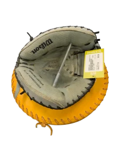 Used Wilson A360 BB/SB Catchers RH Throw Black 31 1/2