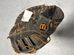 Used Wilson A2000 BB/SB First Base RH Throw Black 12 1/4