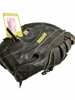 Used Wilson A2000 BB/SB First Base RH Throw Black 13"
