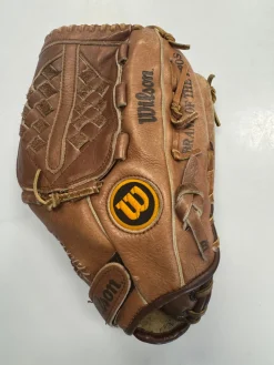 Used Wilson A9821 BB/SB Glove RH Throw Brown 13"