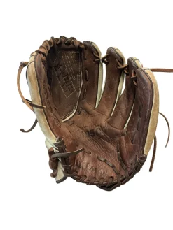 Used Wilson A950 BB/SB Glove RH Throw Brown 12 1/2"