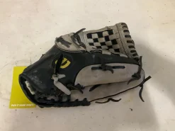 Used Wilson A360 BB/SB Glove RH Throw Black 12 1/2"