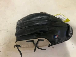 Used Wilson A360 BB/SB Glove RH Throw Black 12 1/2"