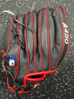 Used Wilson A450 BB/SB Glove RH Throw Black 11"
