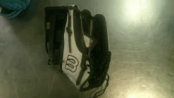 Used Wilson A700 FASTPITCH RH Throw Fastpitch Gloves Black 12"