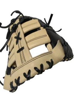 Used Wilson A2000 1679 First Base RH Throw Baseball Glove 12 1/2"