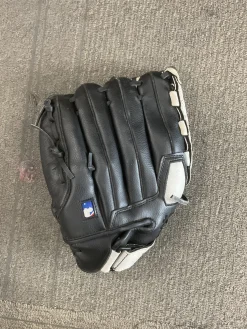 Used Wilson A350 GLOVE BB/SB Glove RH Throw Black 12"