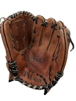 Used Wilson A1810 PRO4 BB/SB Glove RH Throw Brown 10 1/2"