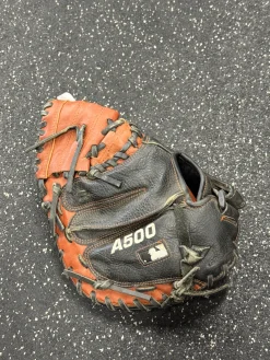 Used Wilson A05RB19CM BB/SB Catchers RH Throw Brown 32"