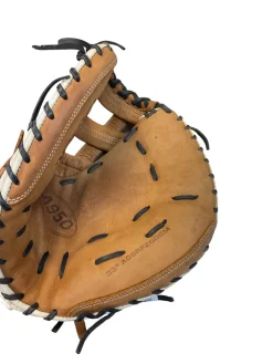 Used Wilson A09RF20DCM BB/SB Catchers RH Throw Brown 33"