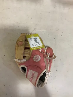 Used Wilson A2446 RH Throw Fastpitch Gloves Pink 10"