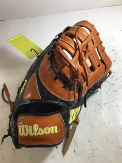 Used Wilson A2000 SC1620 BB/SB First Base RH Throw Brown 12 1/2"