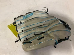 Used Wilson AURA BB/SB Glove RH Throw Grey 12 1/2"