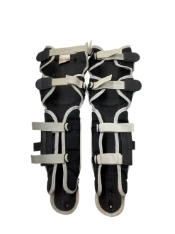 Used Wilson Catchers Leg Guards White Junior