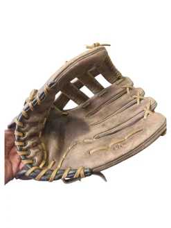 Used Wilson 1916 MODEL 12IN BB/SB Glove RH Throw Brown 12"
