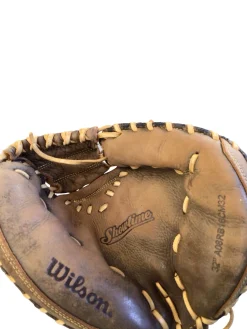Used Wilson SHOWTIME BB/SB Catchers RH Throw Brown 32"