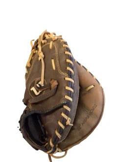 Used Wilson SHOWTIME BB/SB Catchers RH Throw Brown 32