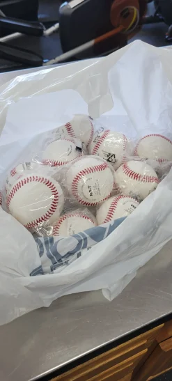 Wilson NEW A1030 USSSA DOZEN Field Equipment
